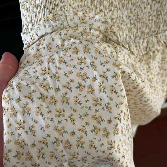 Floral Smocked Top - Picture 4 of 6